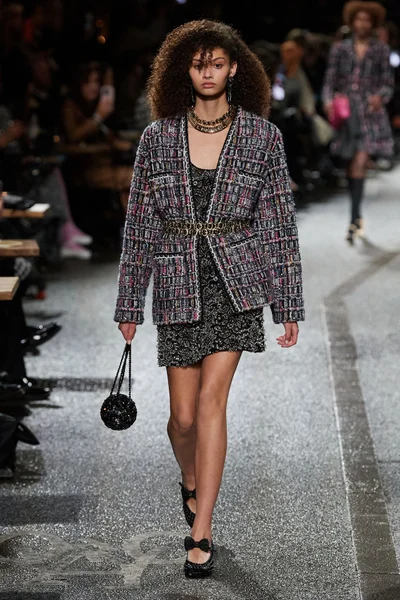 Look 27